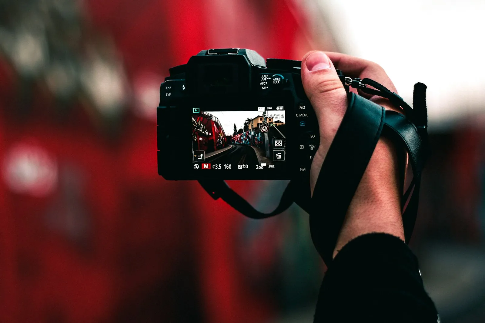 El histograma en fotografía: cómo leerlo (y por qué la pantalla te engaña)